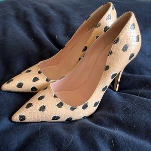 Tan Textured Kate Spade Pointed Heels with Black/White Spots - Size 7